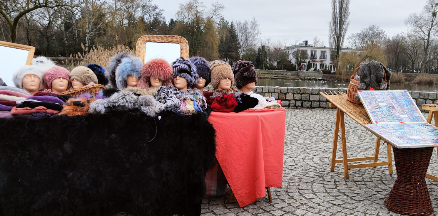 Inowrocław - W Parku Solankowym kwitnie handel. Ile kosztuje dzierżawa miejsca na stoisko?