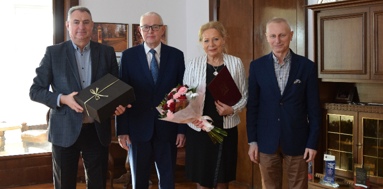 Inowrocław - Od 26 lat kierowała "Życzliwą Przystanią". Otrzymała za to wyjątkowe podziękowania