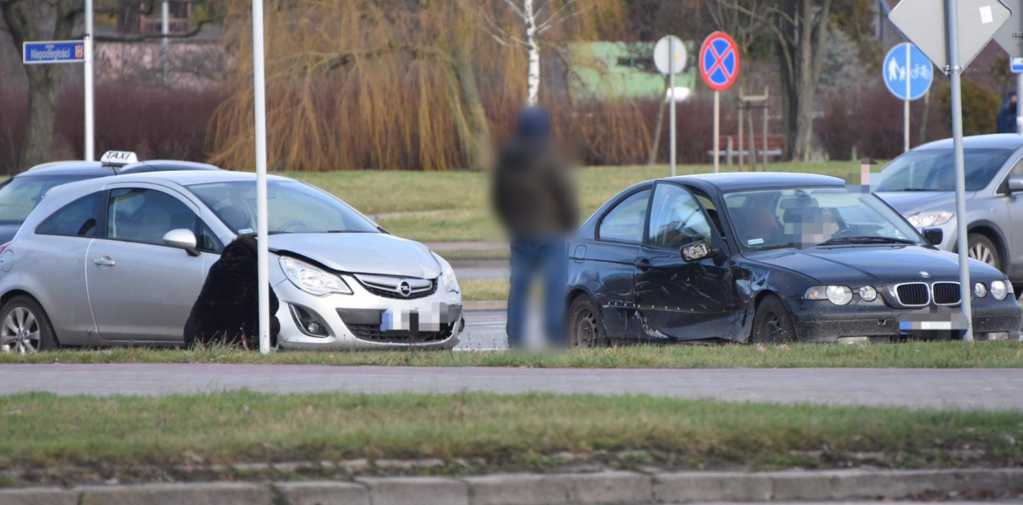 Inowrocław - Zderzenie dwóch aut na Rąbinie