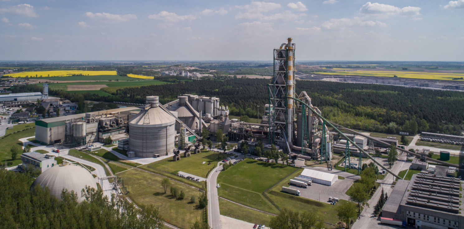 Region - Cementownia w Piechcinie jako pierwsza w Polsce ma być w 100% bezemisyjna