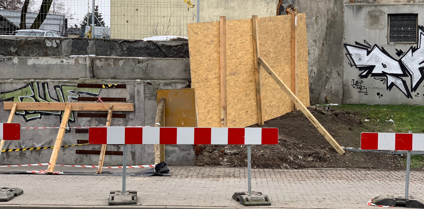 Inowrocław - Tak dziś wygląda miejsce po zawaleniu się muru