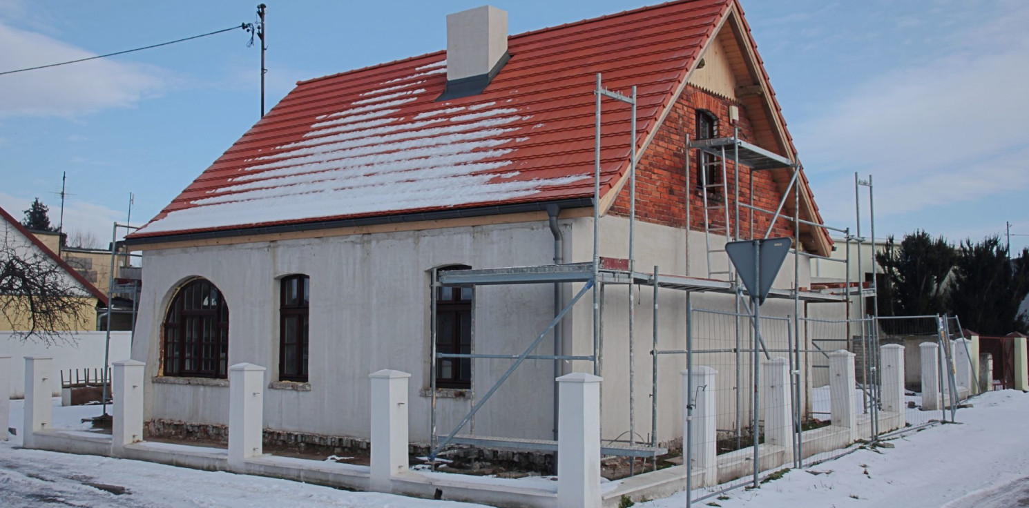 Inowrocław - Rozsławił Kujawy na całą Polskę. W jego domu trwa remont wart 1,5 mln zł