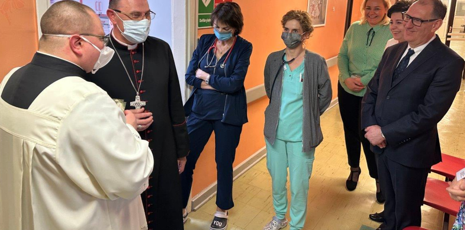 Inowrocław - Światowy Dzień Chorego. Prymas odwiedził pacjentów inowrocławskiego szpitala