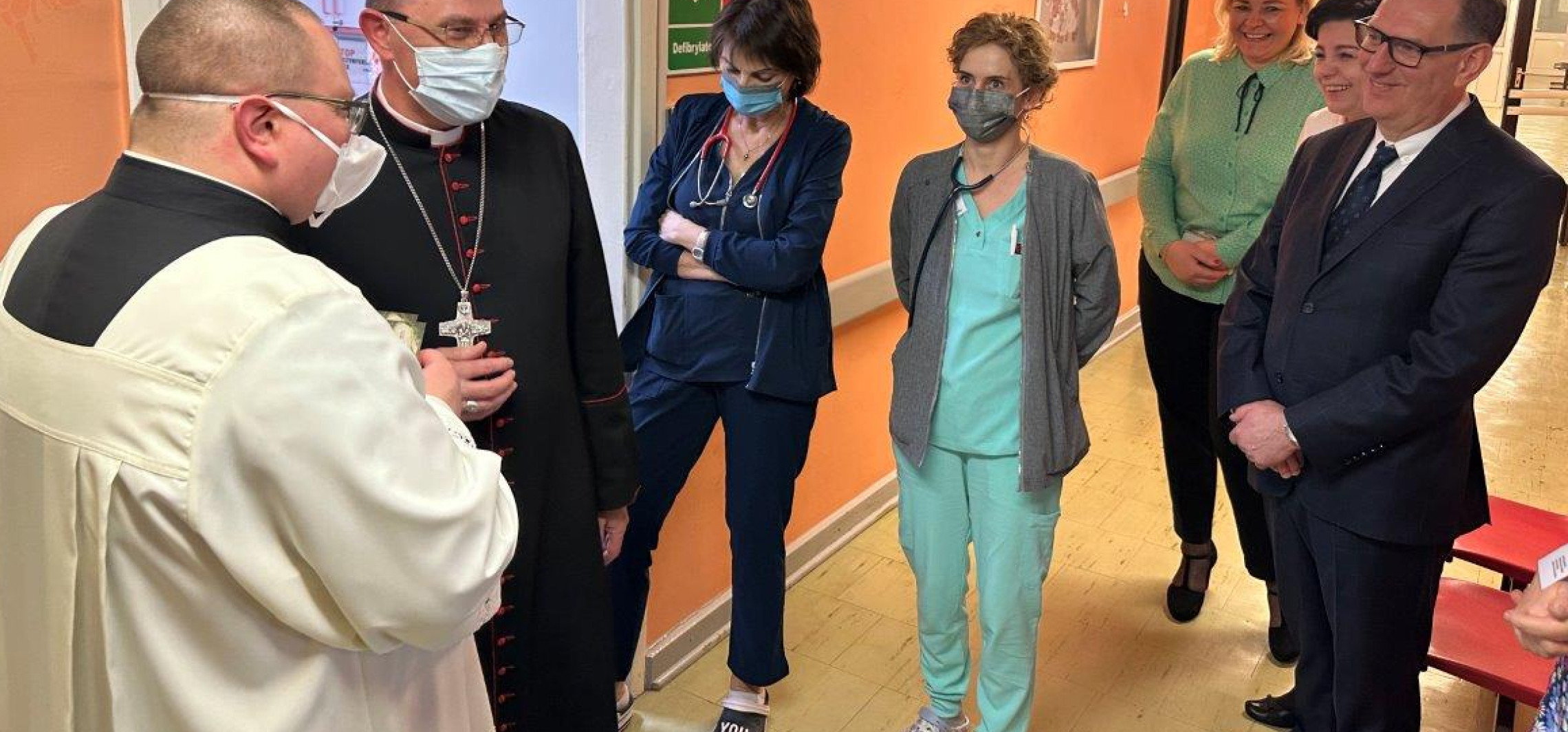Inowrocław - Światowy Dzień Chorego. Prymas odwiedził pacjentów inowrocławskiego szpitala