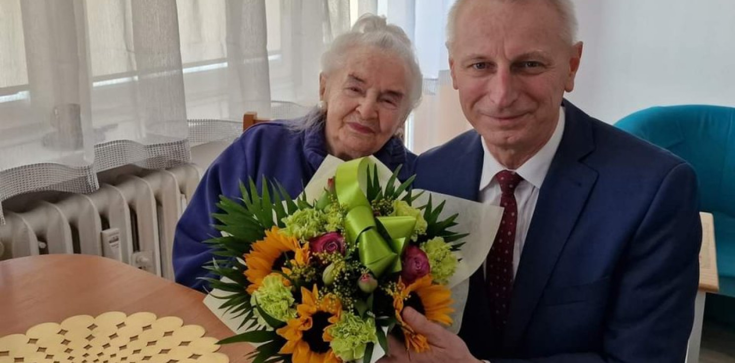Inowrocław - Życzenia 200 lat dla jubilatki, która skończyła... 105 lat!