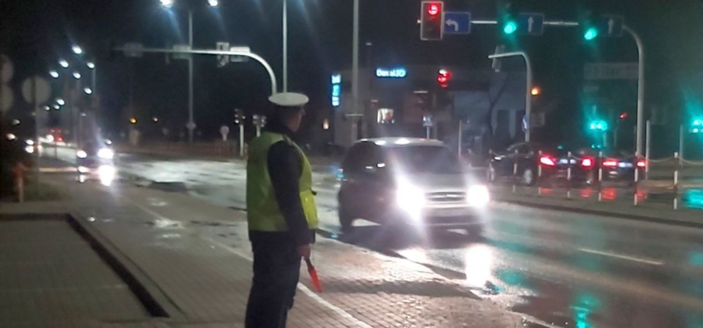 Inowrocław - Policjanci sprawdzali, czy kierowcy nie łamią przepisów wobec pieszych