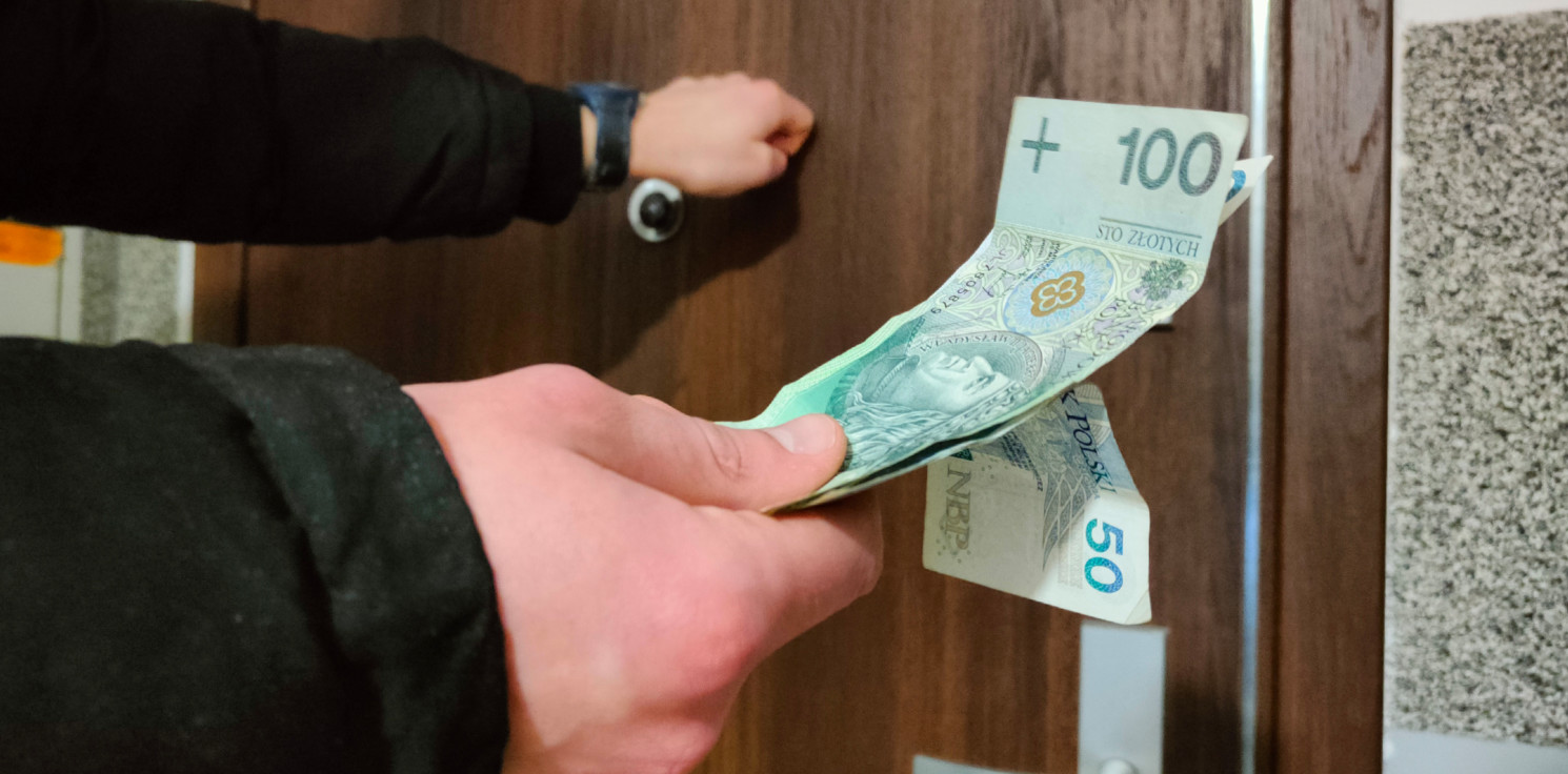 Inowrocław - Uwaga, ci domokrążcy wyłudzają pieniądze