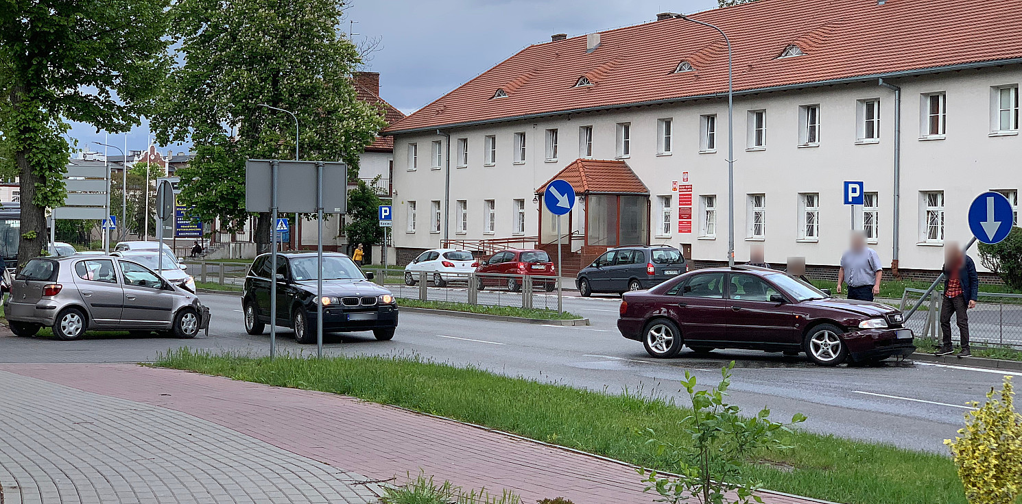 Inowrocław - Kolejna kolizja przy ratuszu