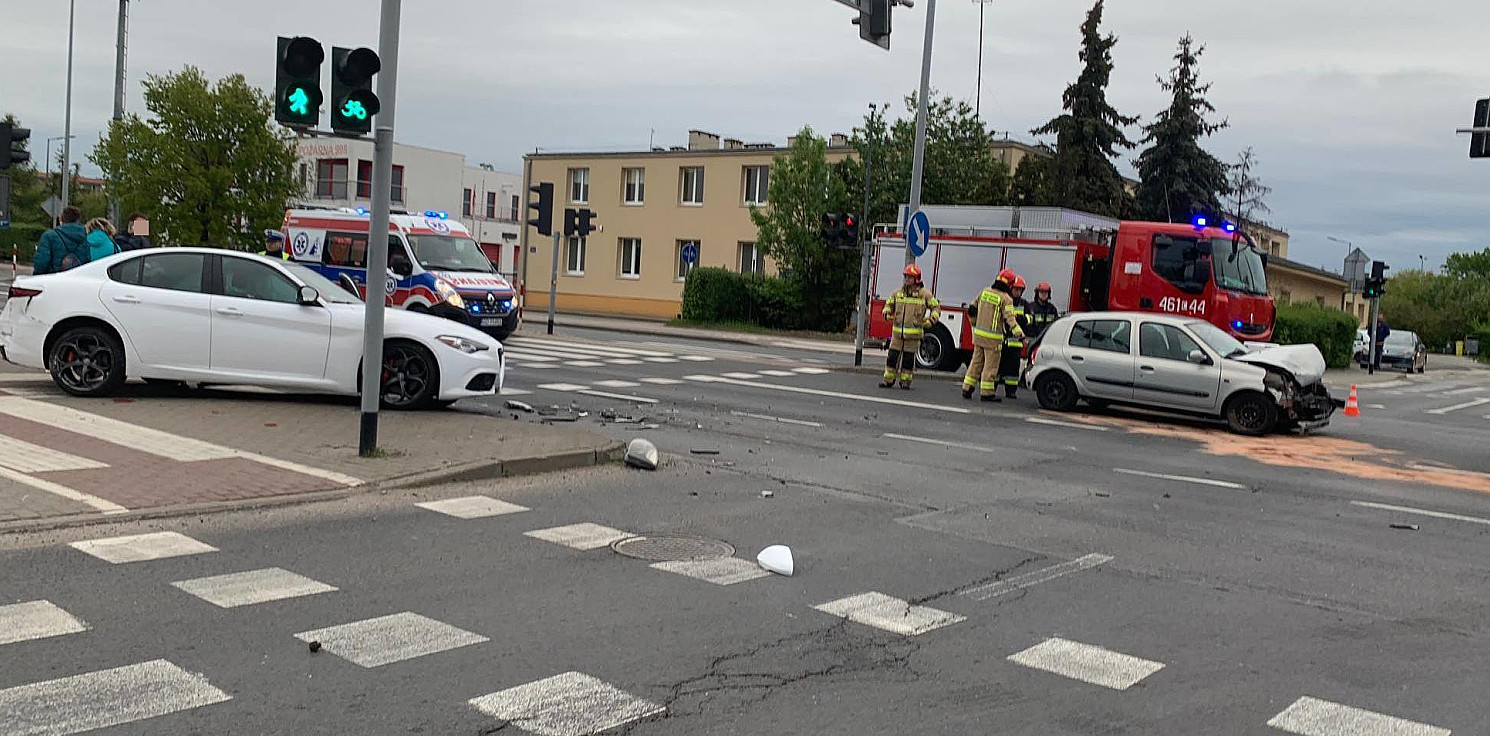 Inowrocław - Kraksa na ruchliwym skrzyżowaniu