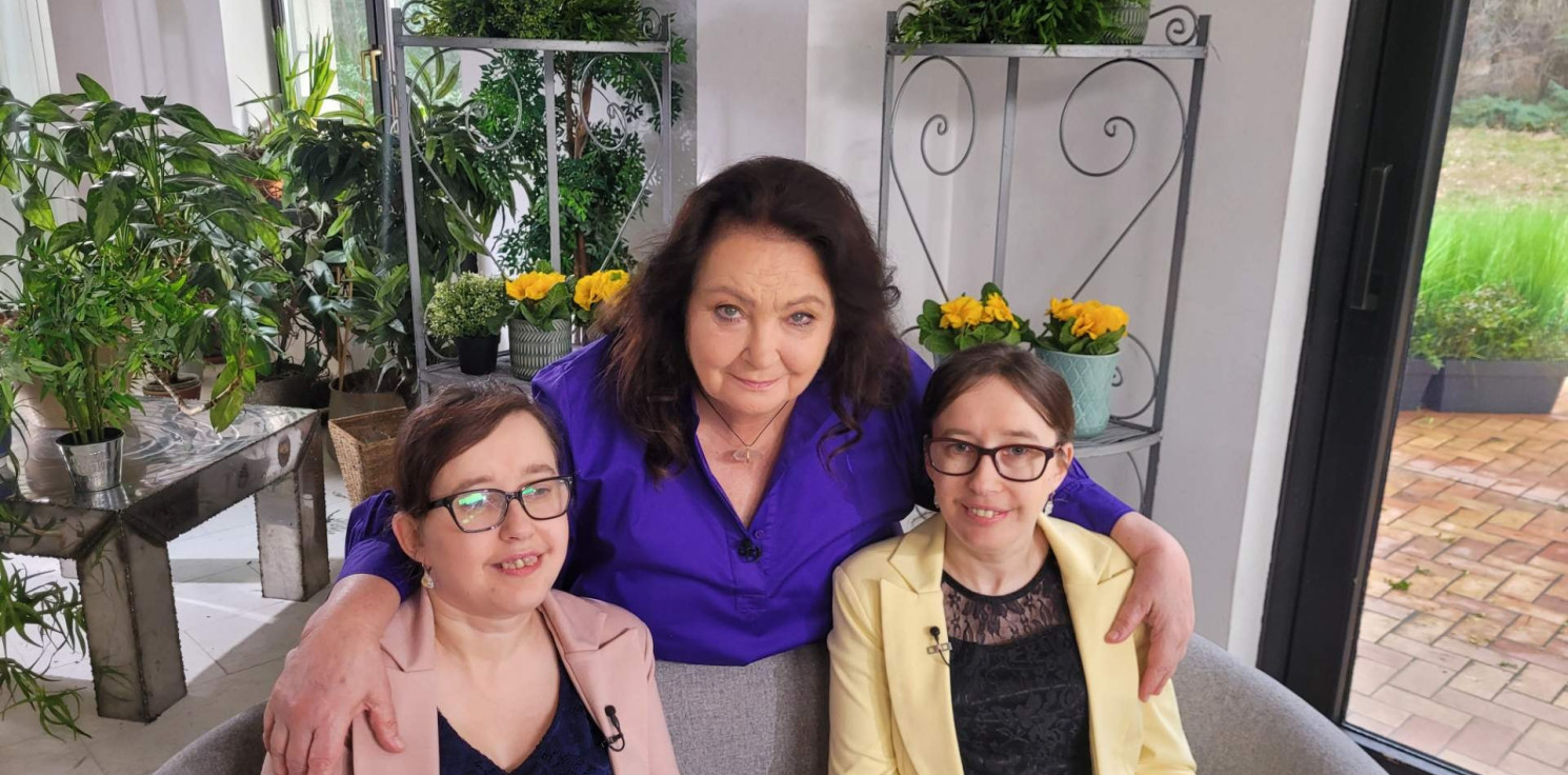 Inowrocław - Marta i Magda spotkały się z Anną Dymną