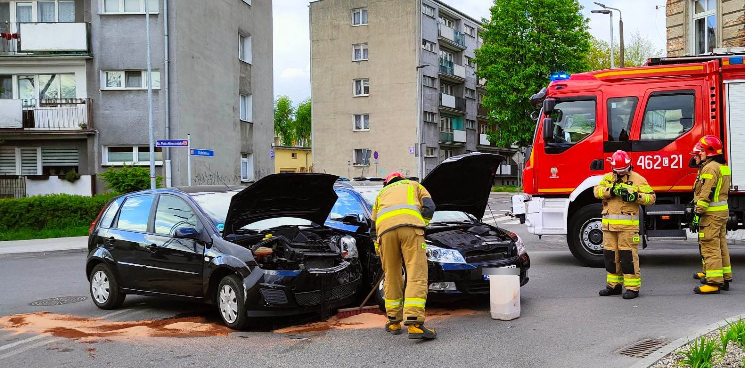 Inowrocław - Kraksa na osiedlu Nowym. Zderzyły się 2 auta