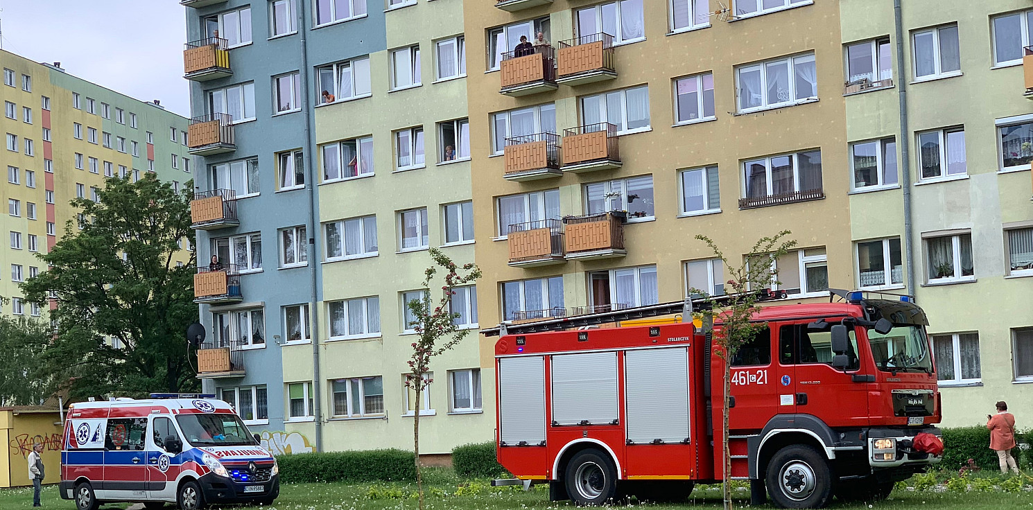 Inowrocław - O krok od tragedii. Nastolatka mogła wypaść z 11. piętra