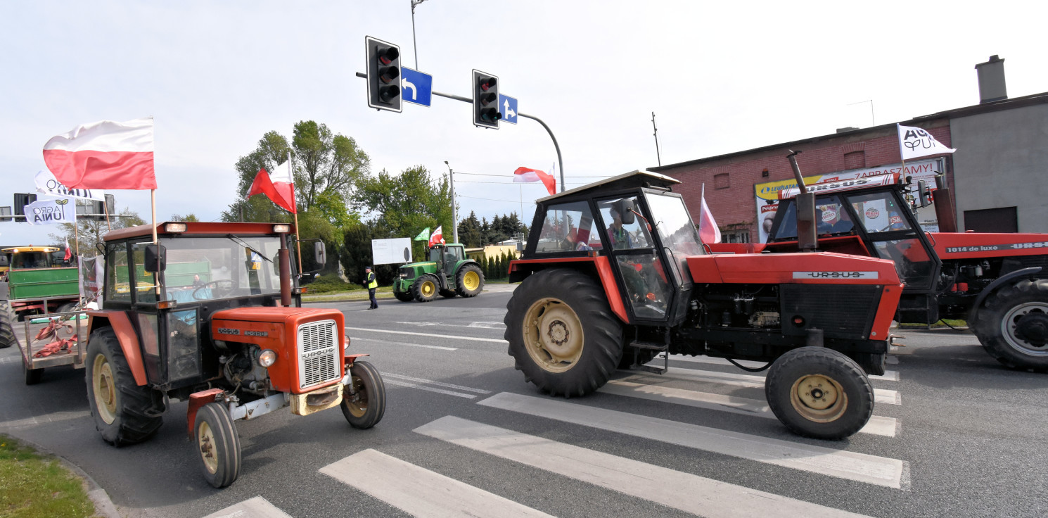 Inowrocław - Ciągnikami zablokowali drogi w regionie