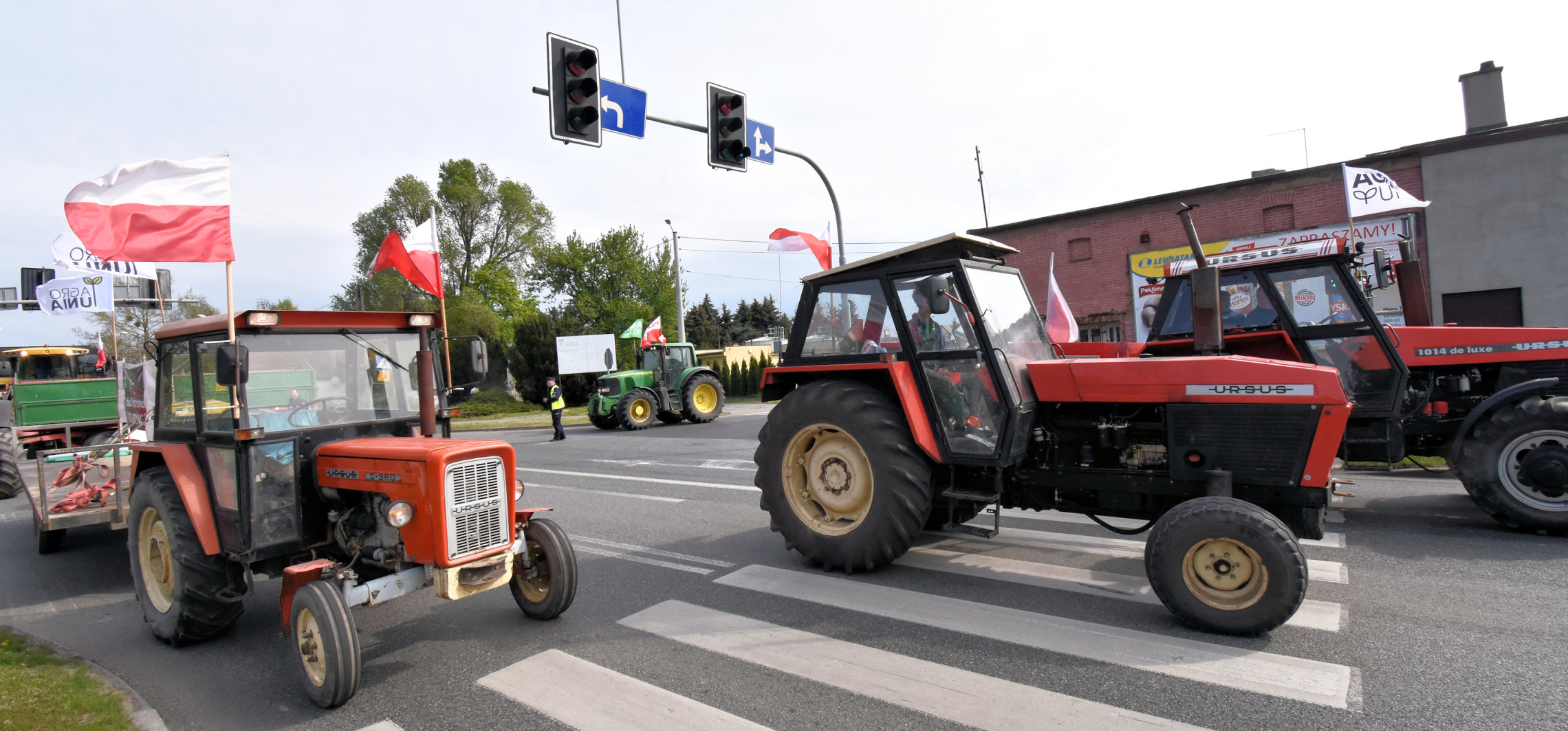 Inowrocław - Ciągnikami zablokowali drogi w regionie