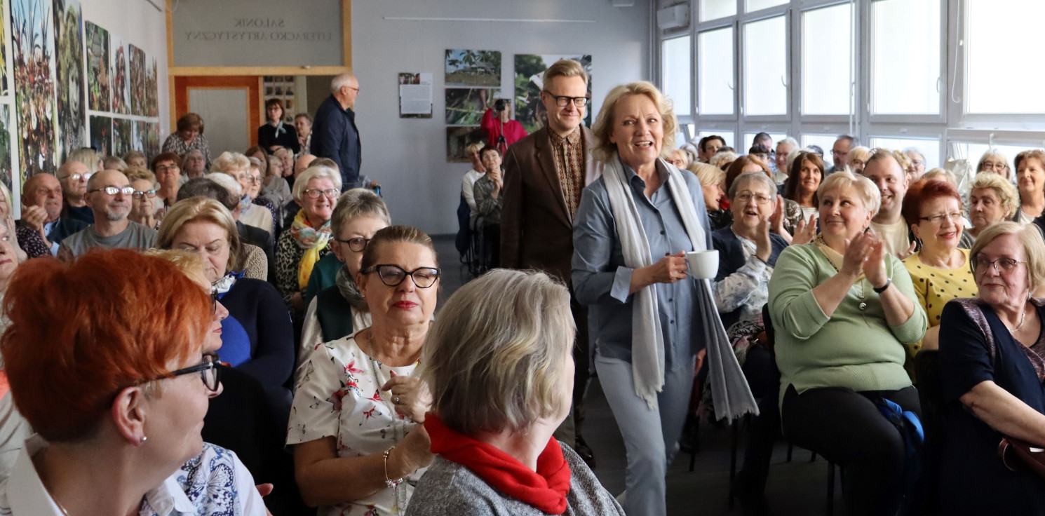 Inowrocław - Maria Pakulnis rozpoczęła w Inowrocławiu Tydzień Bibliotek
