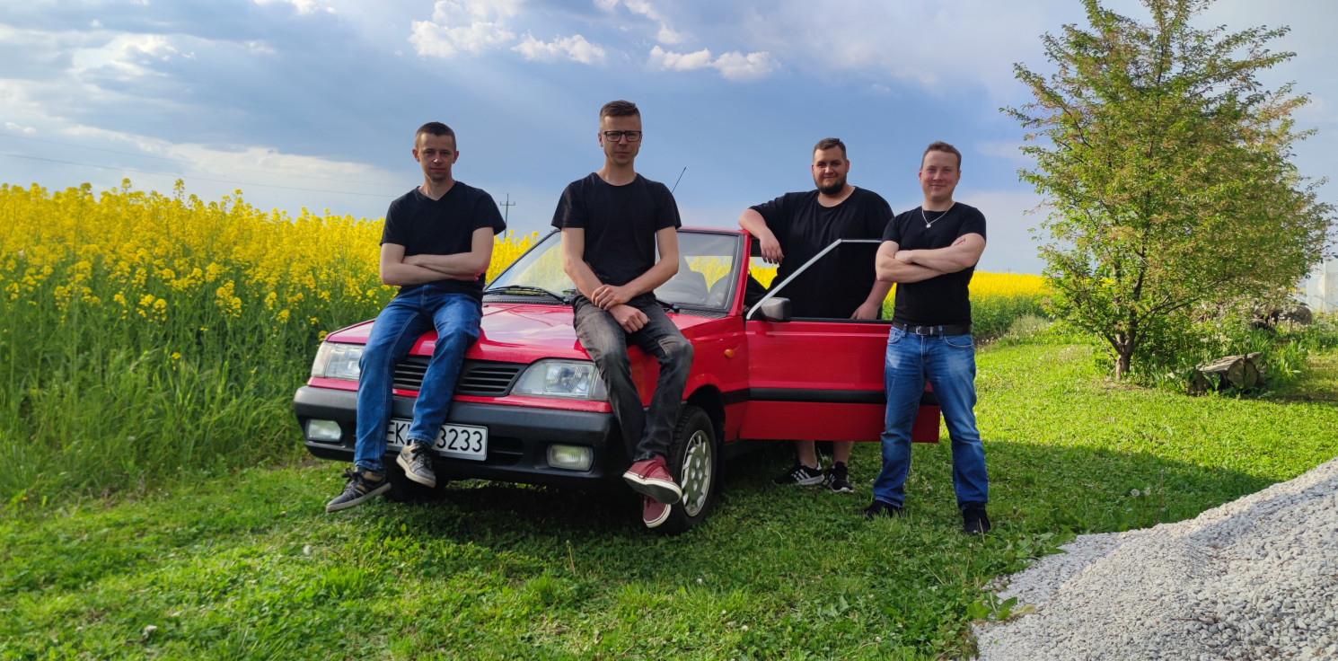 Inowrocław - Jadą do Portugalii czerwonym jak Ferrari… Polonezem 