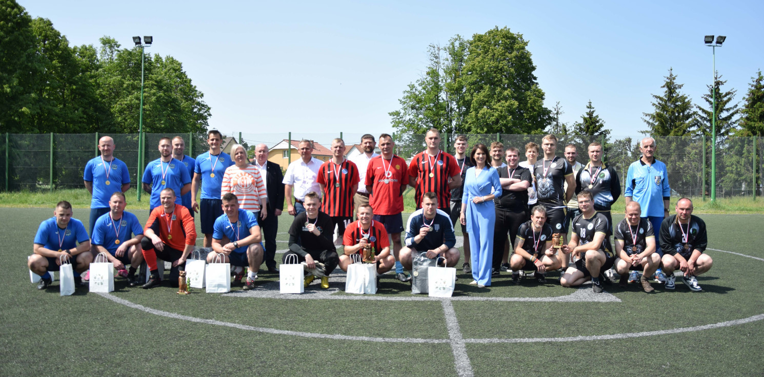 Gniewkowo.online - Zamiast mundurów założyli sportowe stroje
