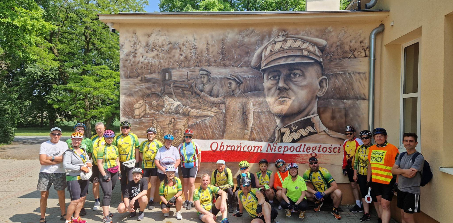 Gmina Inowrocław - Rowerzyści szlakiem generała Sikorskiego