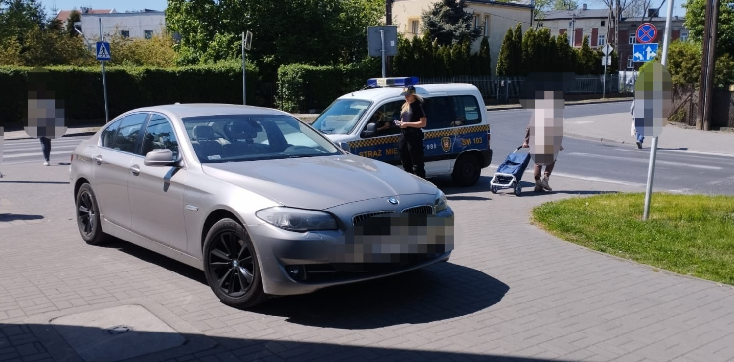 Inowrocław - Parkowanie. Tak nie należy tego robić