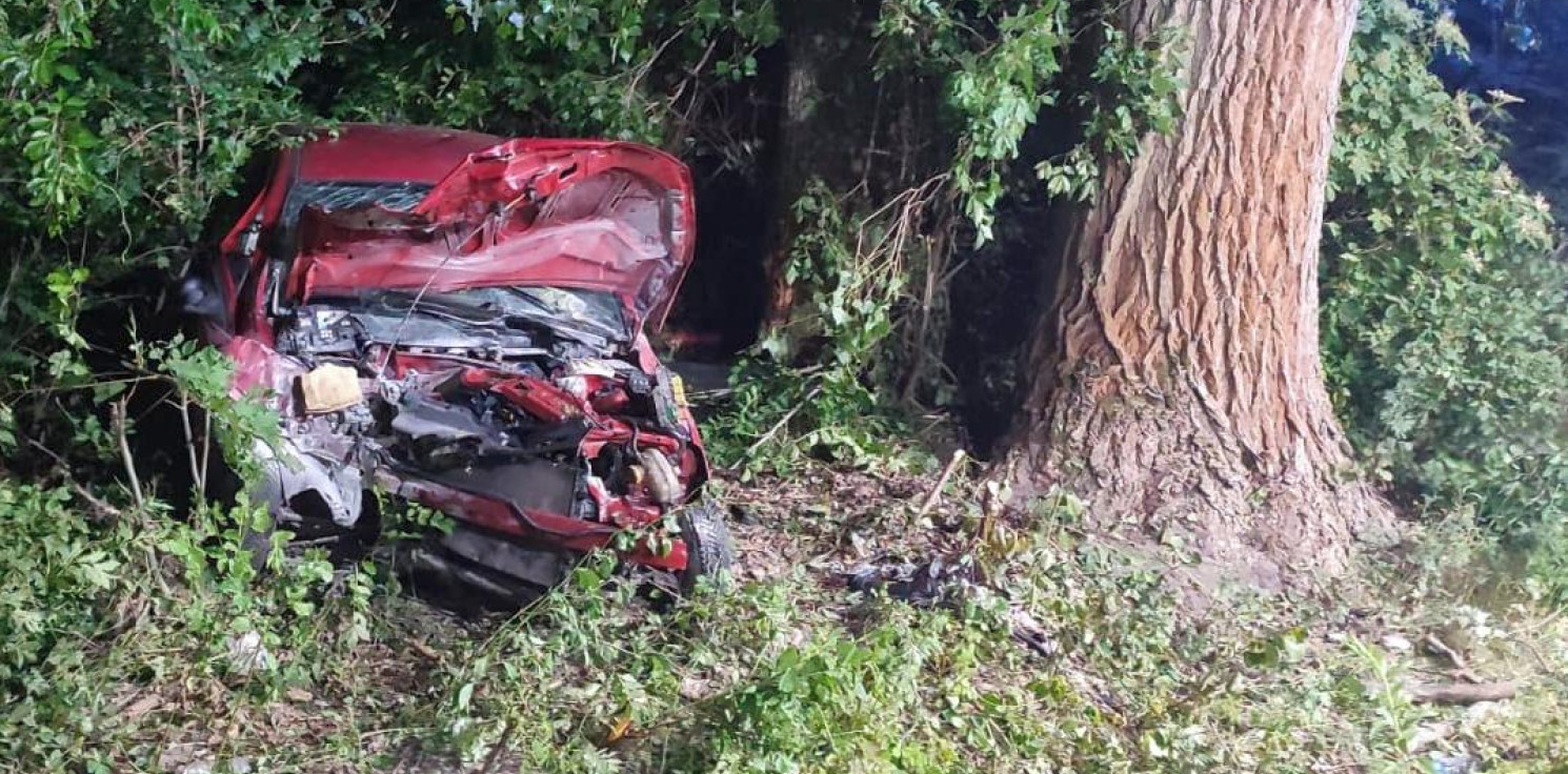 Region - 18-latek nie zapanował nad autem. Dwie osoby w szpitalu