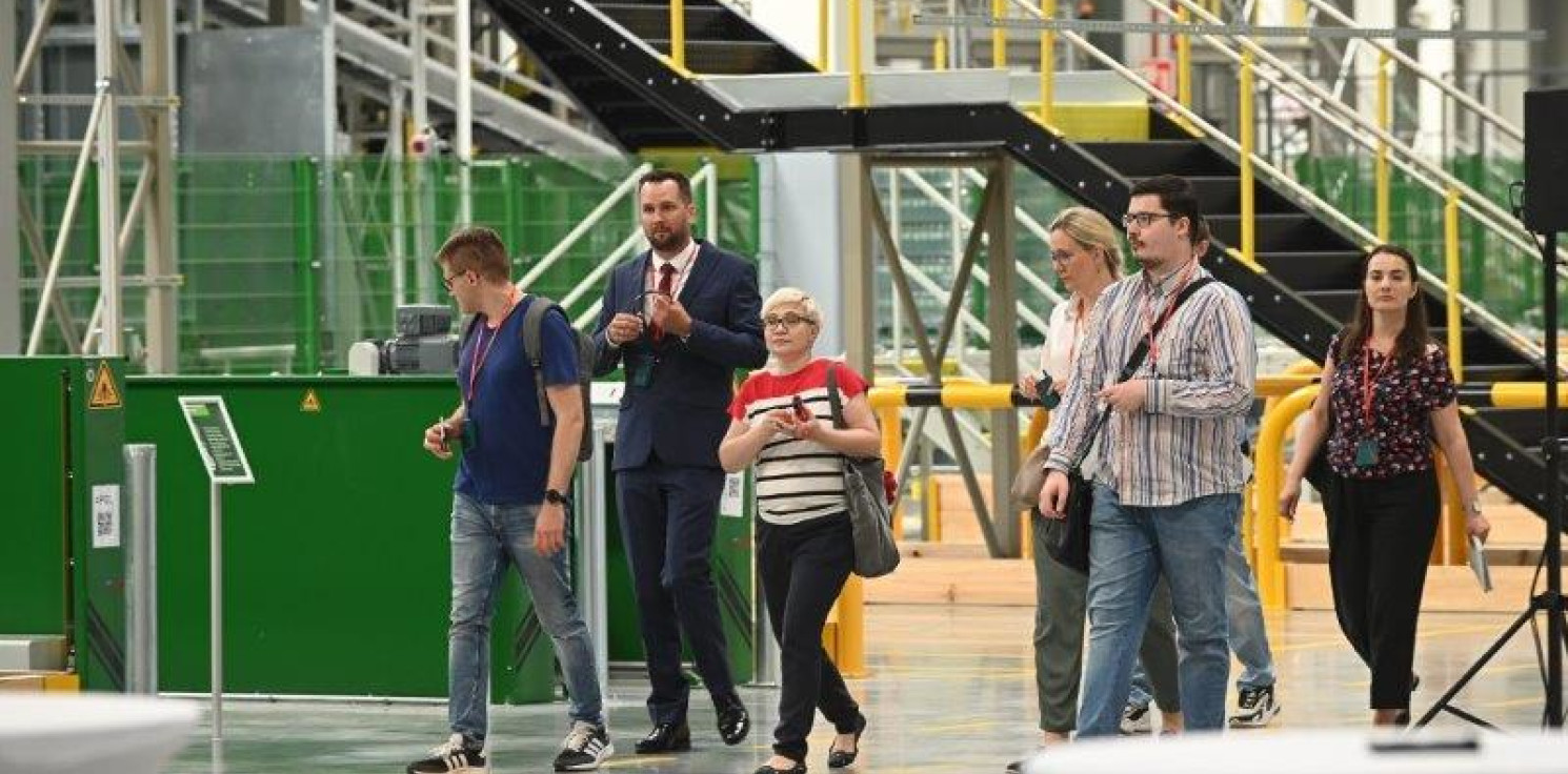 Kraj - Grupa Żabka uruchamia w Radzyminie pod Warszawą zautomatyzowane centrum logistyczne