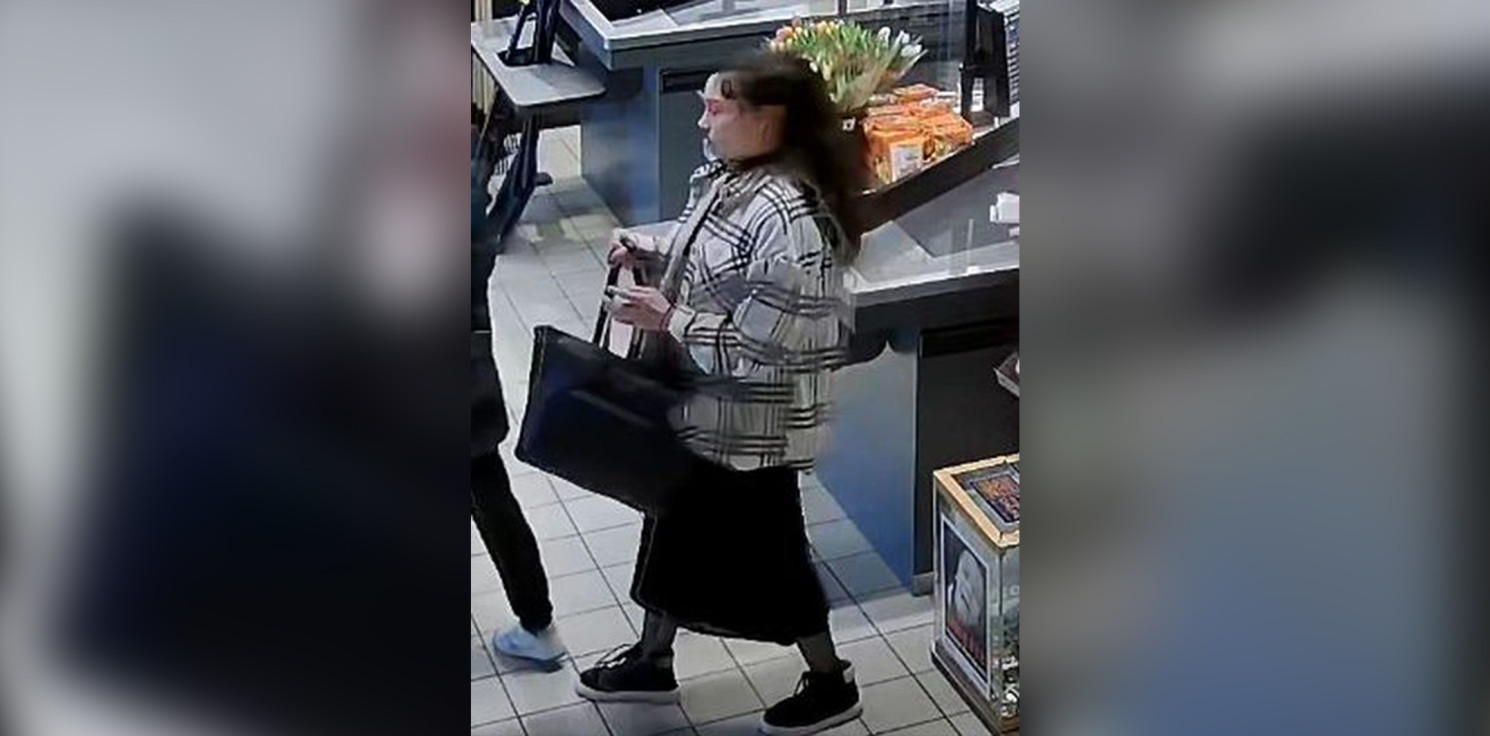 Inowrocław - Ze sklepu skradziono 25 opakowań kawy. Policja szuka tej kobiety
