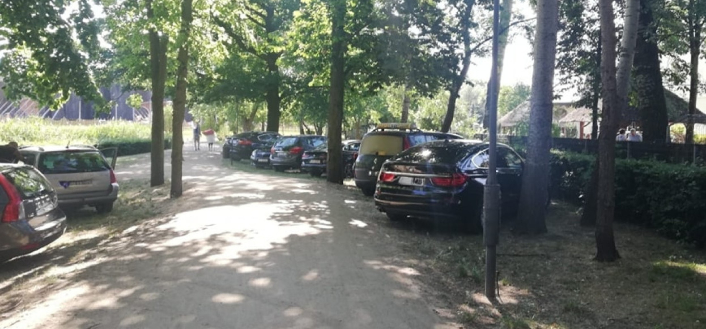 Inowrocław - Pokazali, jak nie należy parkować aut w mieście