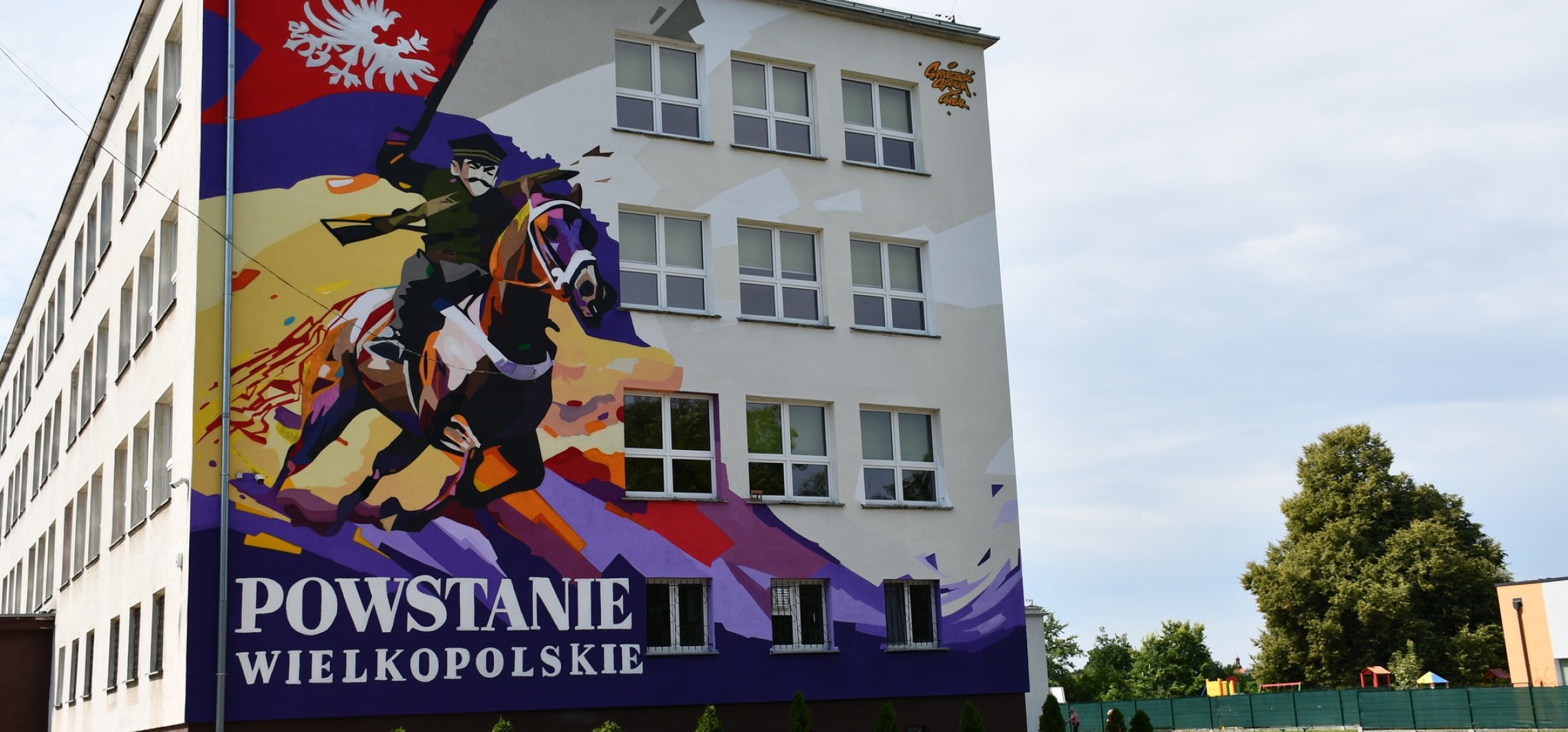 Pakość - Społeczność szkolna ufundowała mural