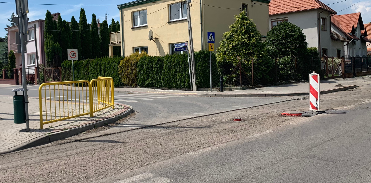 Inowrocław - Na Marulewskiej zdzierają asfalt