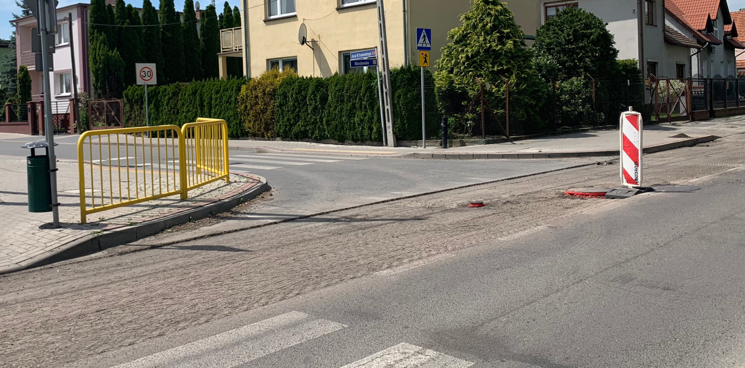 Inowrocław - Na Marulewskiej zdzierają asfalt