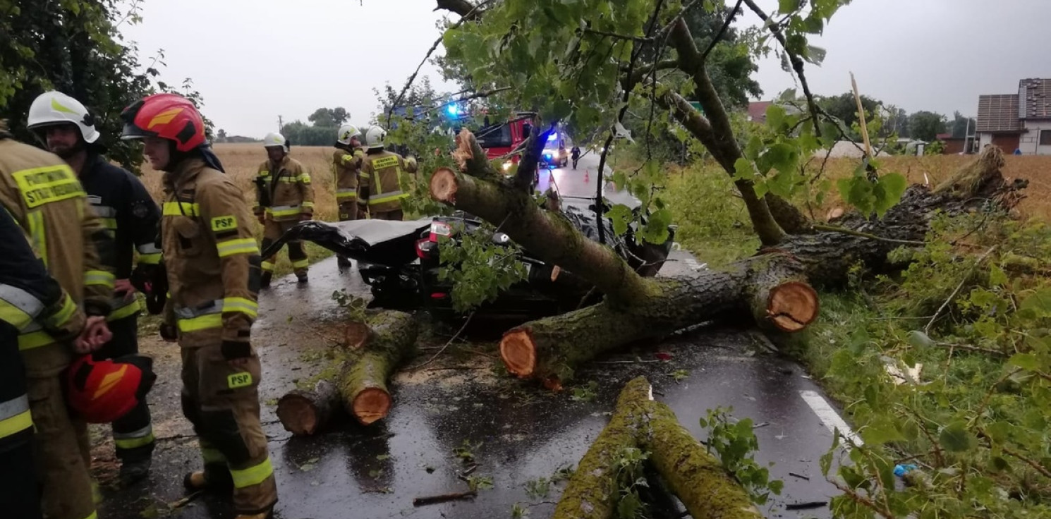 Region - Ponad 100 interwencji straży pożarnej po burzach i ulewach. Jedna osoba zginęła 