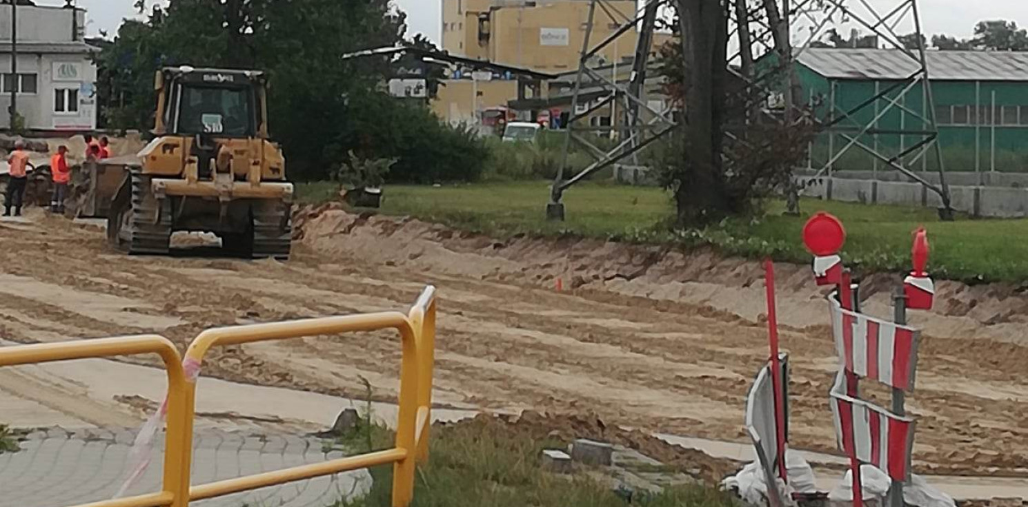 Kruszwica.online - Koparka uszkodziła rurę z gazem. Służby na miejscu