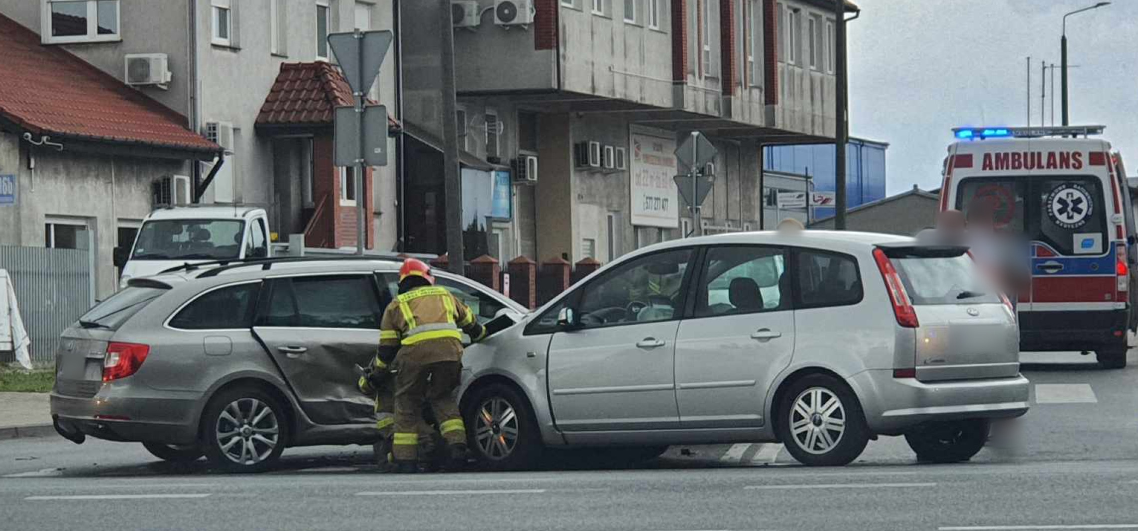 Inowrocław - Kraksa na Poznańskiej, są utrudnienia w ruchu