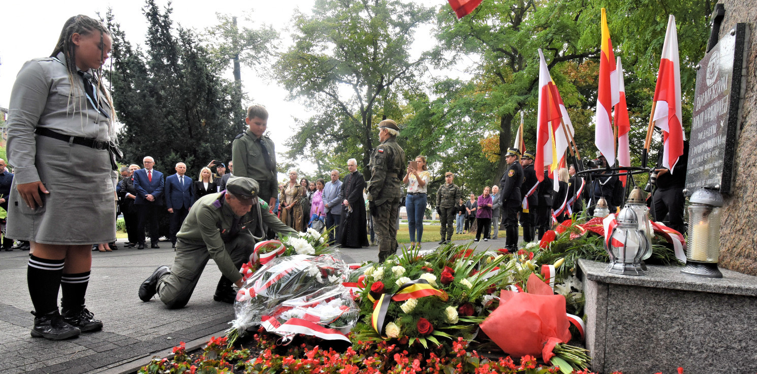 Inowrocław - Inowrocław uczcił powstańców warszawskich