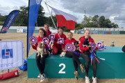 Olga i jej psiaki na podium zawodów w Anglii