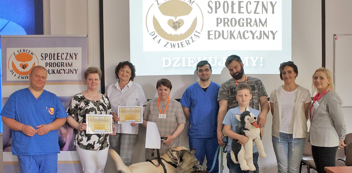 Inowrocław - Oddają zwierzętom serce i uczą tego innych