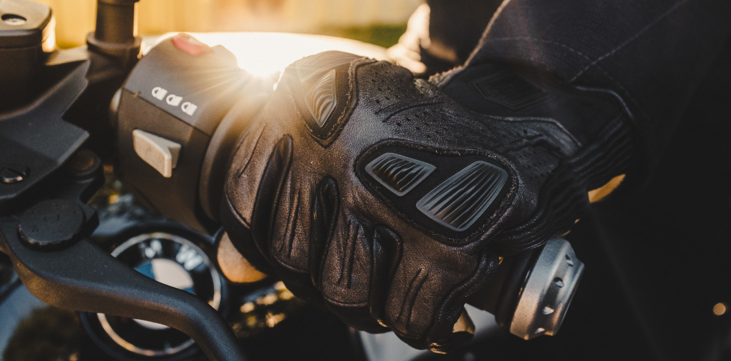 Region - Rękawice motocyklowe Dainese do jazdy w niesprzyjających warunkach atmosferycznych - ochrona przed wiatrem, chłodem i deszczem