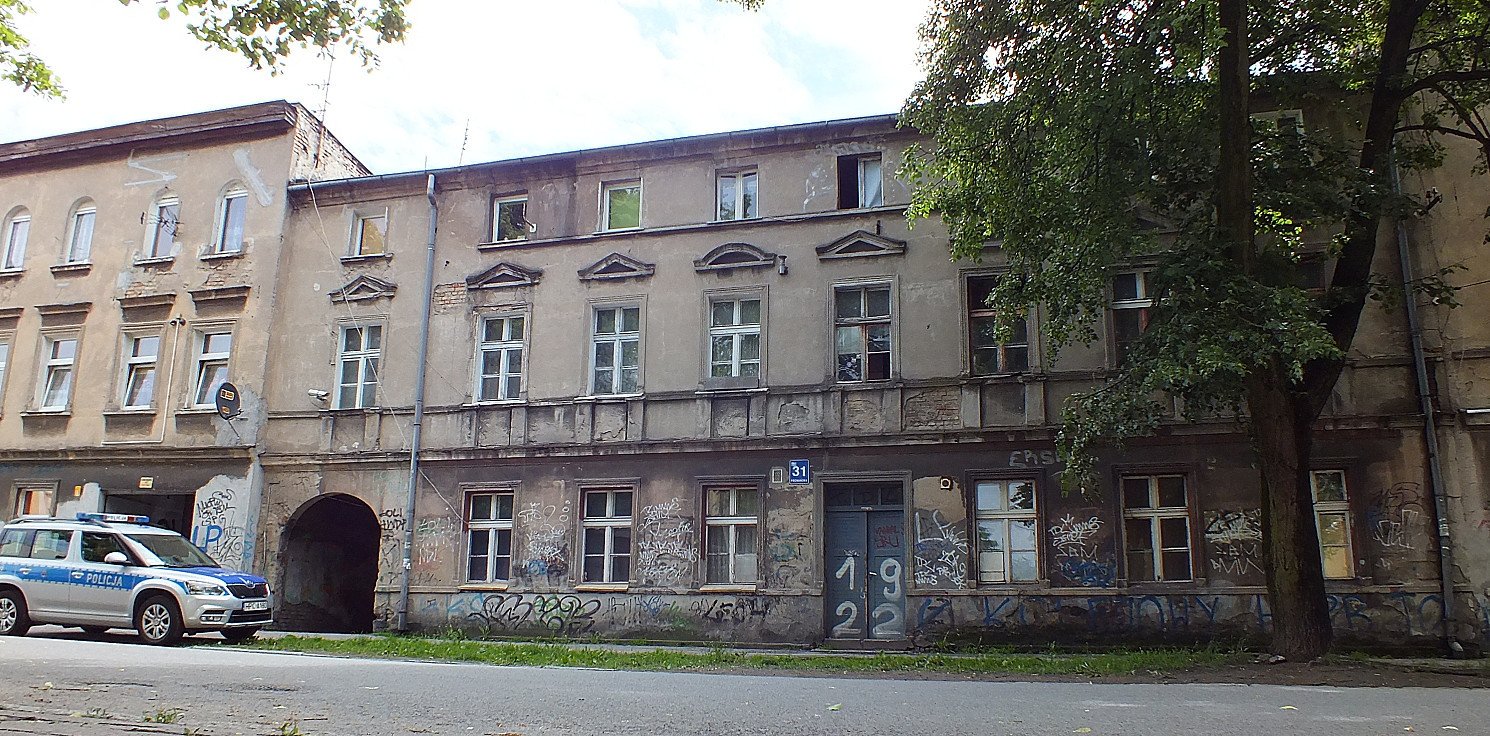 Inowrocław - Ewakuacja na Poznańskiej. Uszkodzony strop
