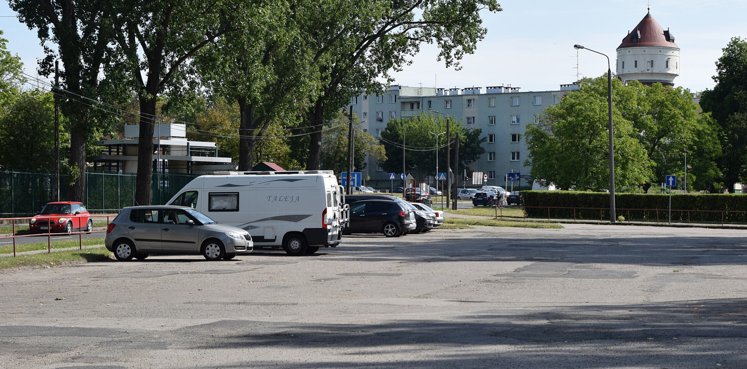 Inowrocław - Parking przy Delfinie idzie do przebudowy