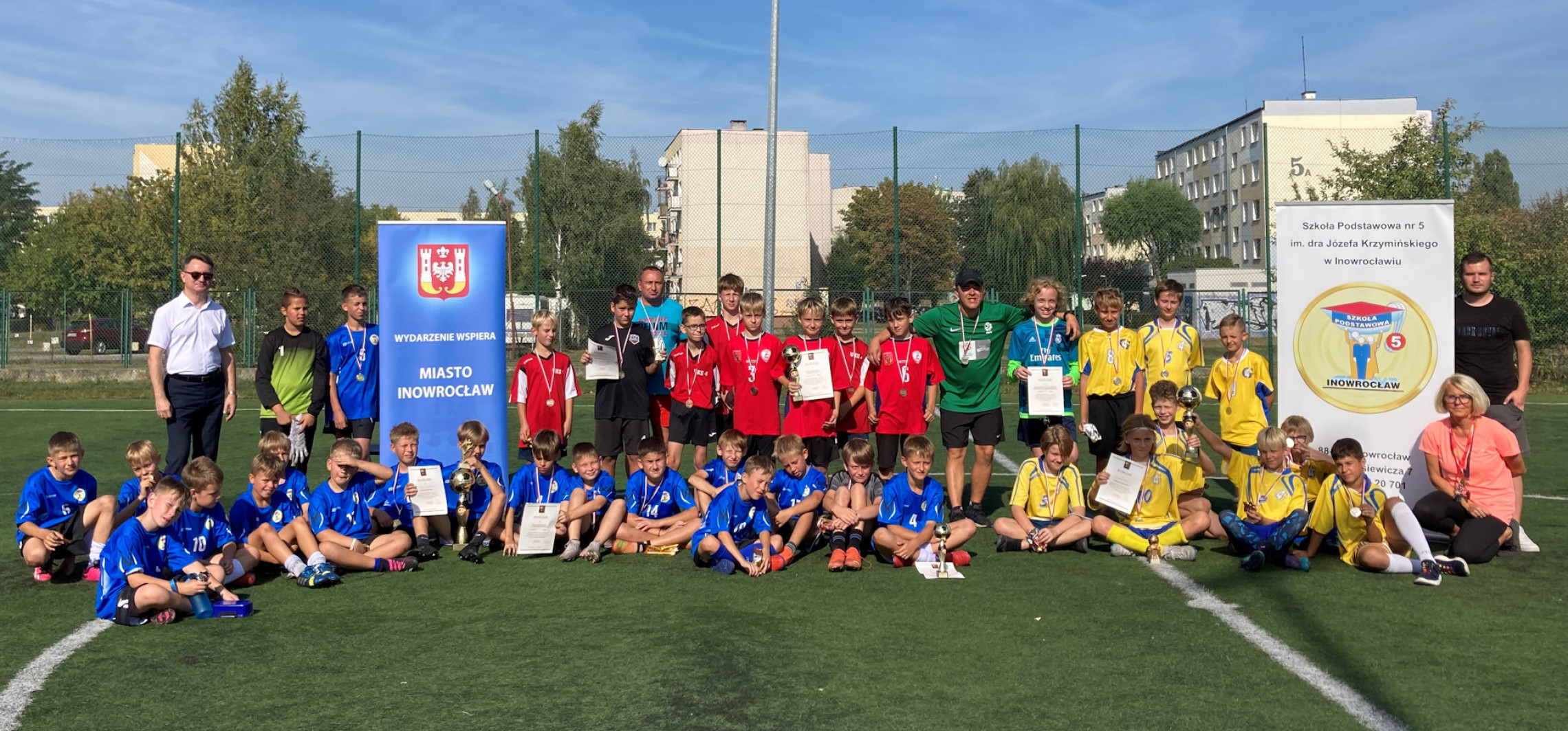 Inowrocław - Piłkarski turniej na Rąbinie z okazji jubileuszu szkoły