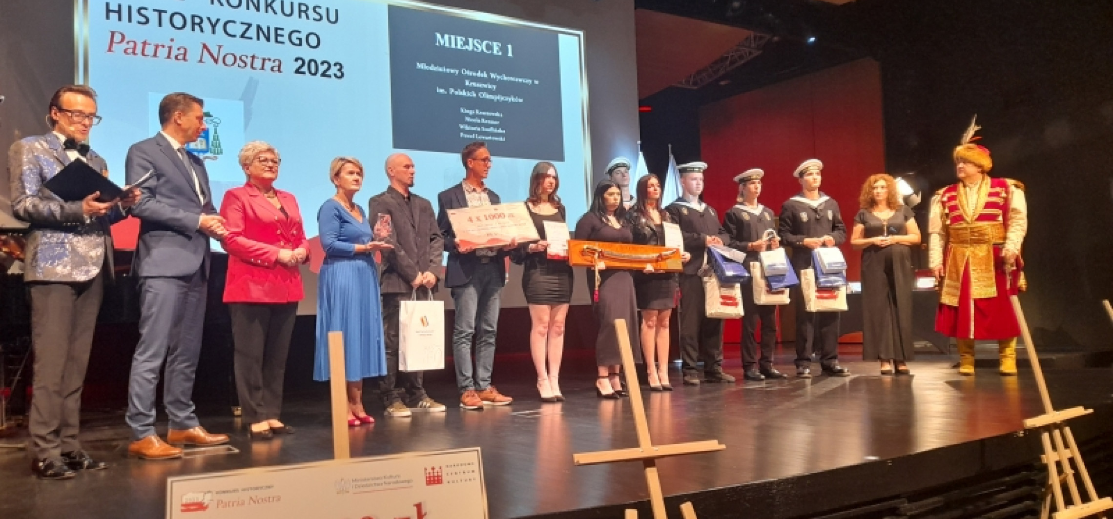Kruszwica - Zostały laureatkami filmowego konkursu historycznego
