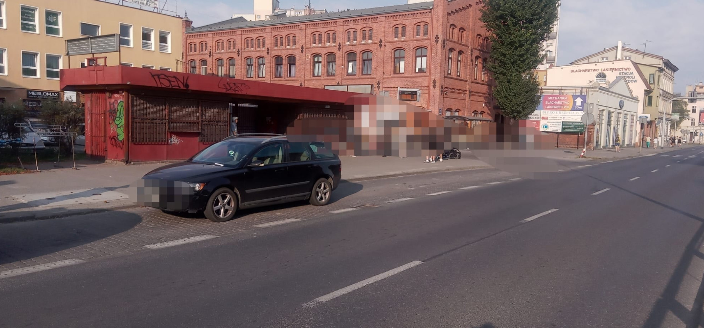 Inowrocław - Takie parkowanie utrudnia życie innym kierowcom