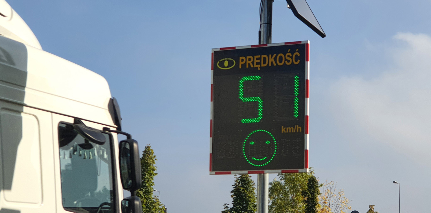 Inowrocław - Nowość dla kierowców w Inowrocławiu. Montują wyświetlacze prędkości