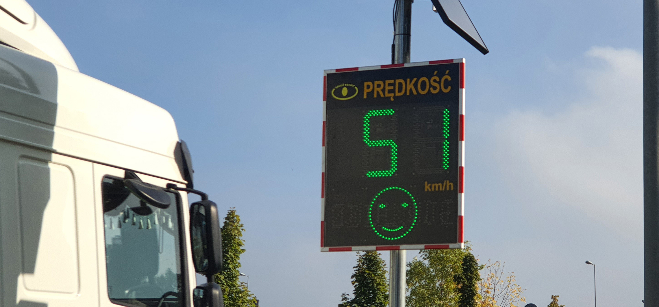 Inowrocław - Nowość dla kierowców w Inowrocławiu. Montują wyświetlacze prędkości