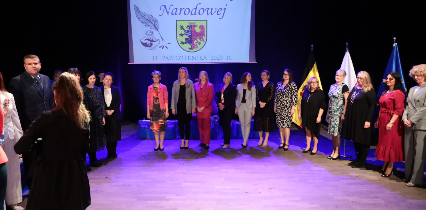 Inowrocław - Nagrody i listy gratulacyjne dla ponad 200 nauczycieli