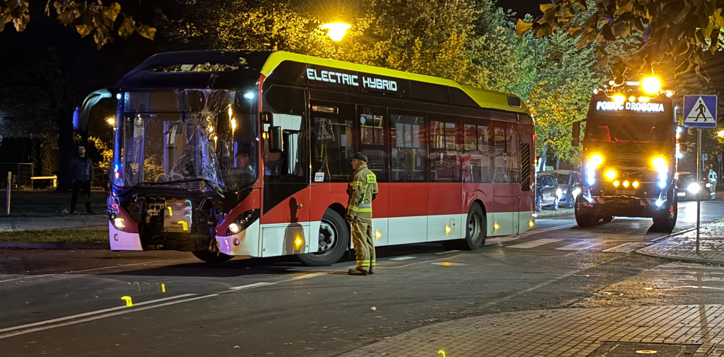 Inowrocław - Po wypadku na Narutowicza. Użyto ciężkiego sprzętu