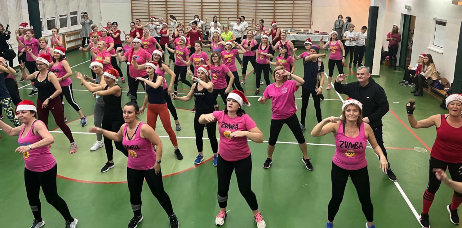 Inowrocław - Zumba w czapkach Mikołaja. Pomogą potrzebującym