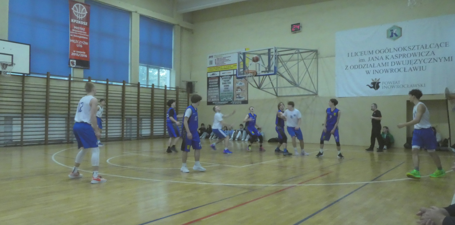 Inowrocław - Ruszyły sportowe rozgrywki w szkołach  ponadpodstawowych