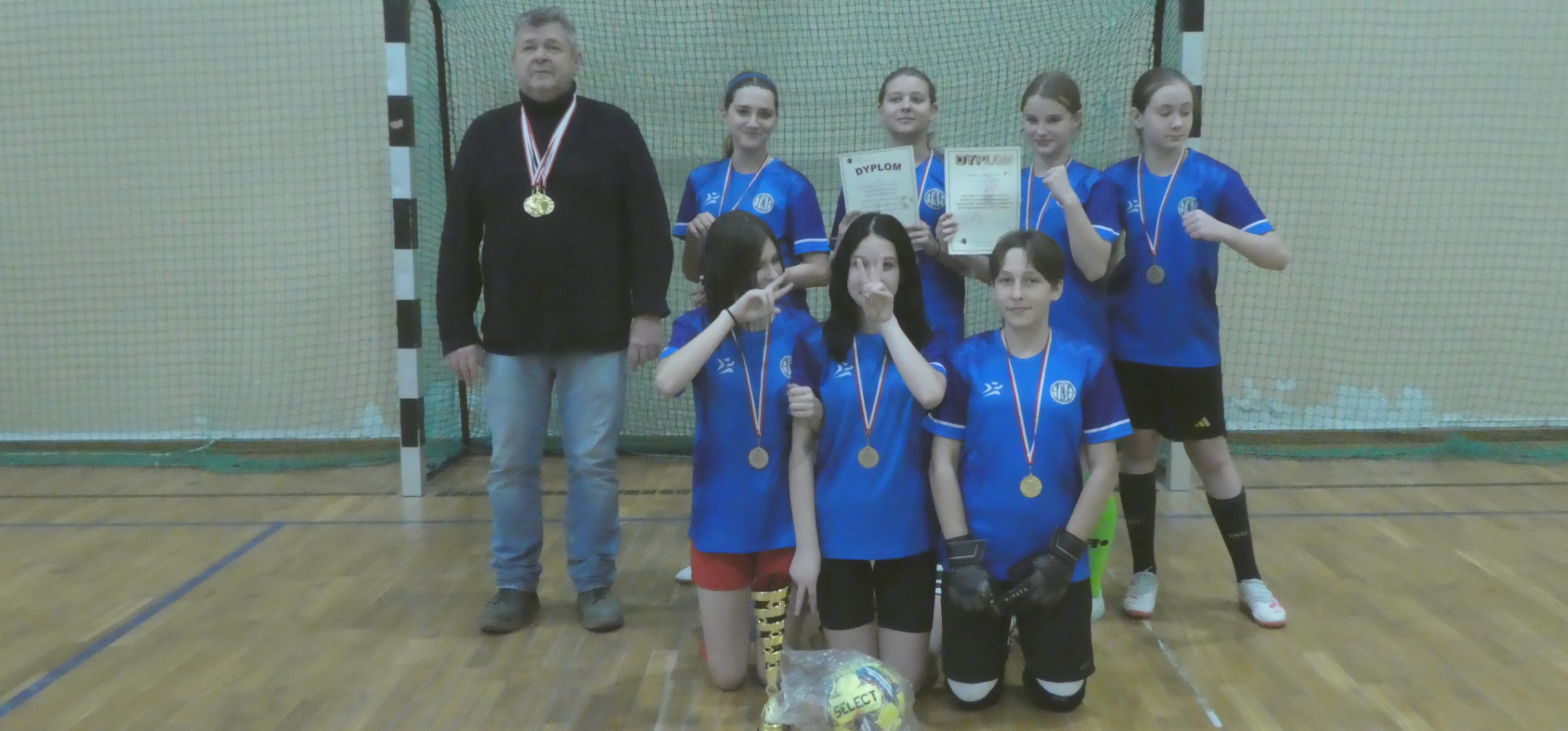 Inowrocław - Dziewczęta z Jedynki mistrzyniami futsalu
