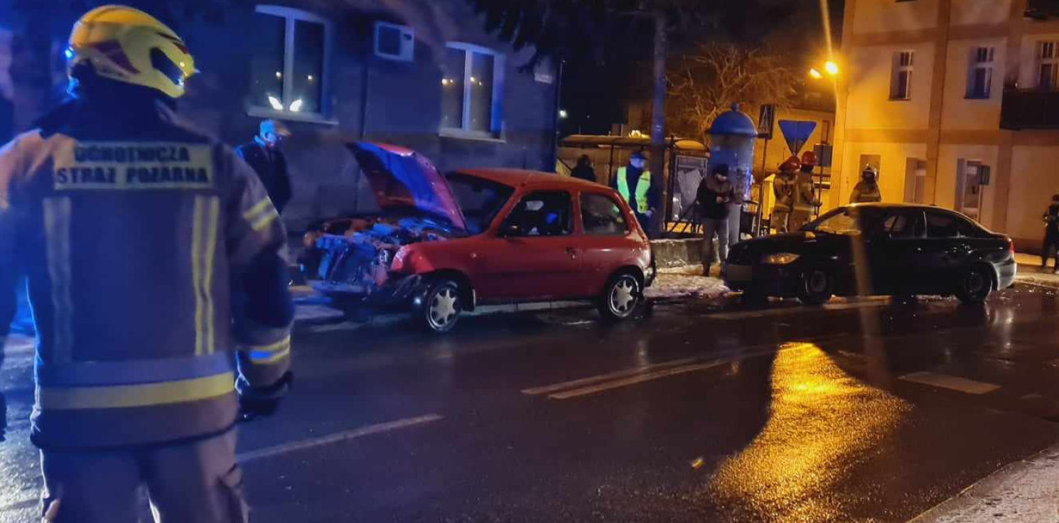 Kruszwica - Poranne zderzenie aut w Kruszwicy